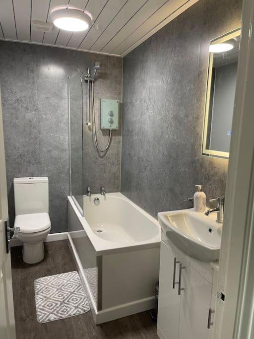 River View Apartment กลาสโกว์ ภายนอก รูปภาพ
